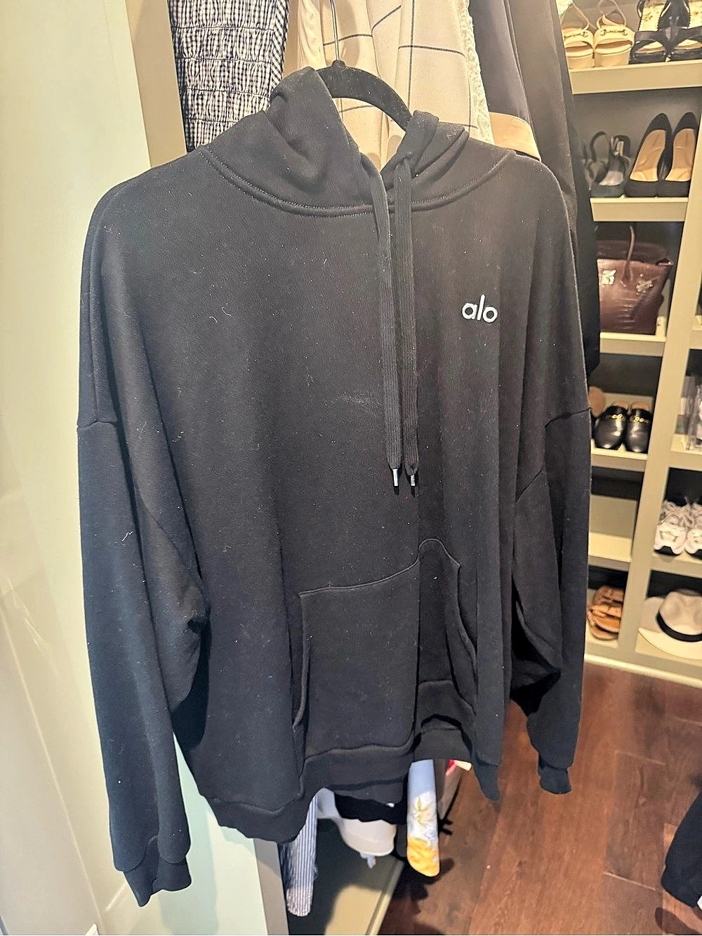 alo Pullover Hoodie in Black